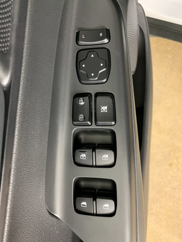 Used 2023 Hyundai Kona SEL image 17