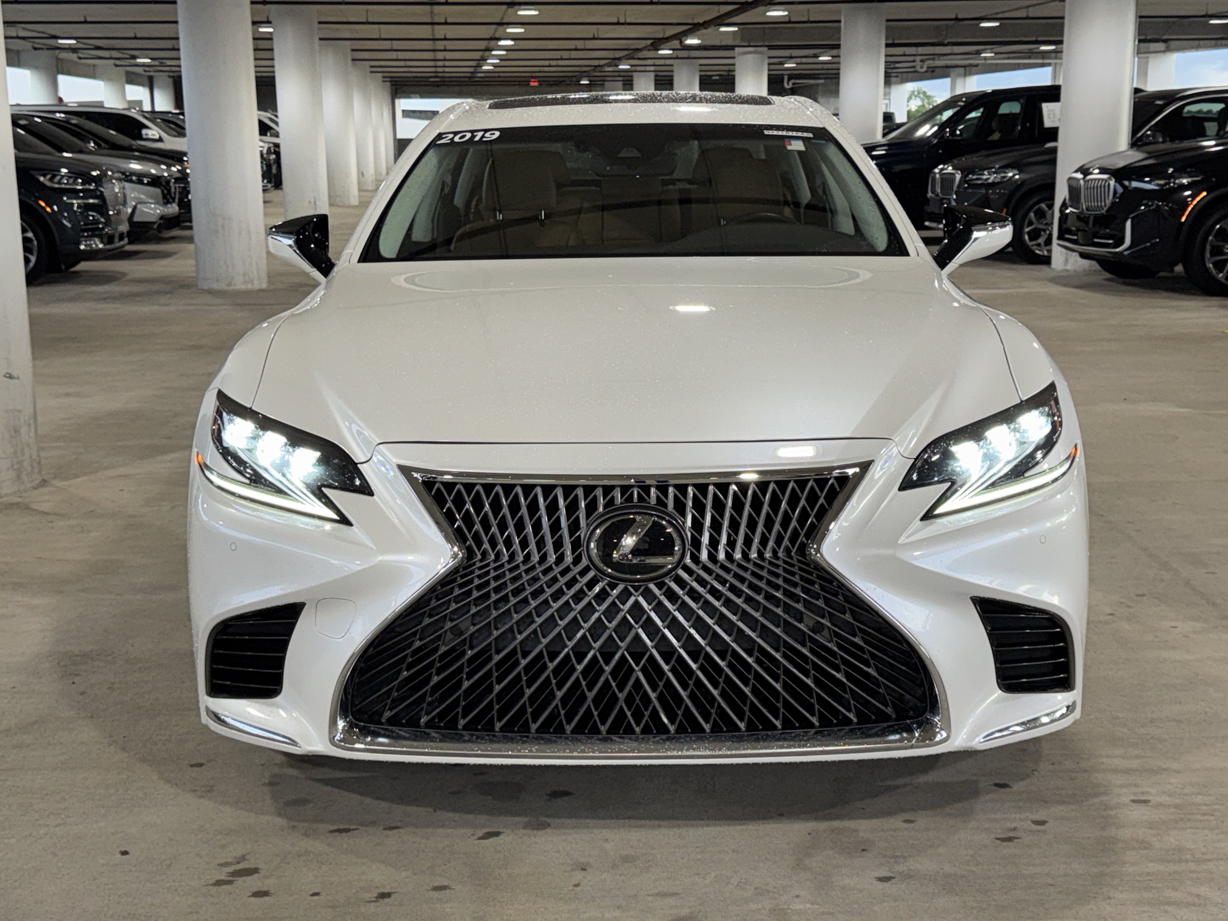 Used 2019 Lexus LS 500 w/ Accessory Package (Z2) RWD image 3