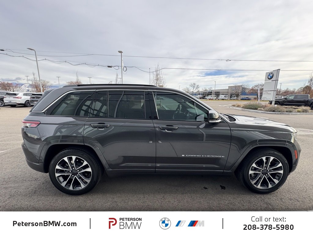 Used 2024 Jeep Grand Cherokee Overland w/ Luxury Tech Group IV image 8