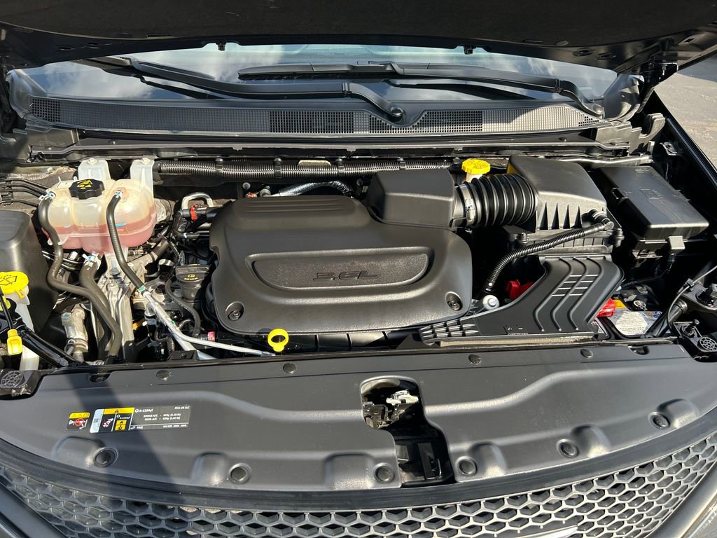 Used 2023 Chrysler Voyager LX FWD image 29