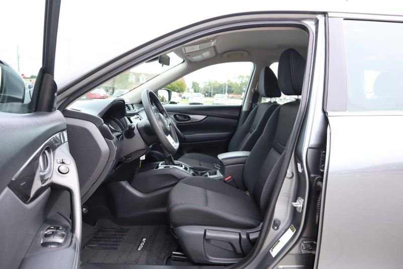 Used 2020 Nissan Rogue S image 9