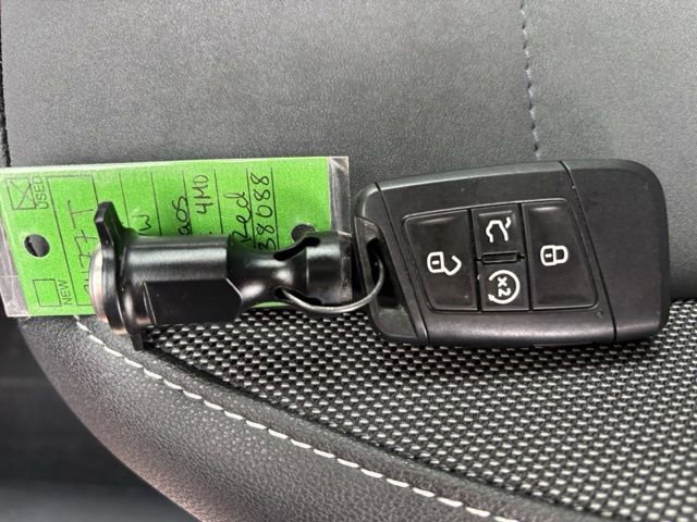 Certified 2024 Volkswagen Taos SE image 28