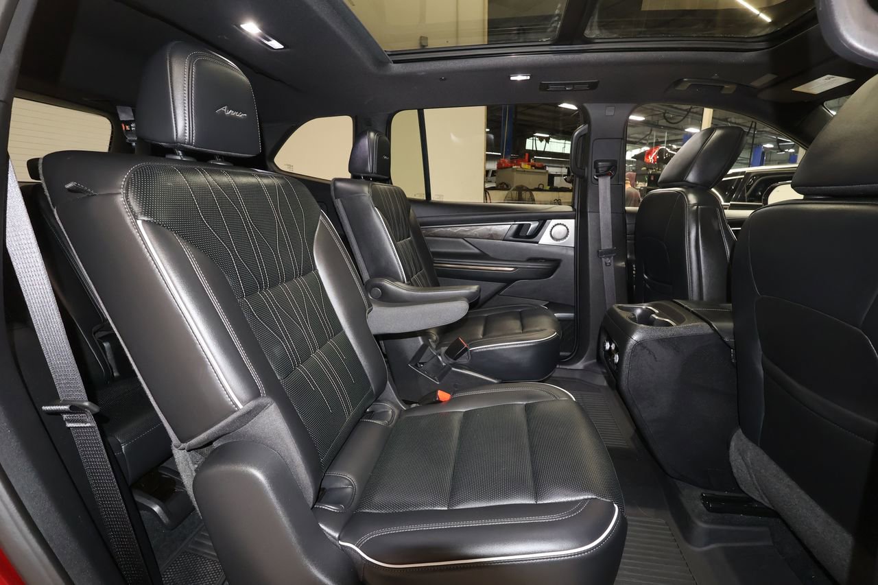Certified 2025 Buick Enclave Avenir w/ Super Cruise Package image 27