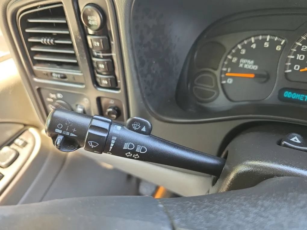 Used 2006 Chevrolet Avalanche Z71 w/ Preferred Equipment Group AWD/4WD image 24