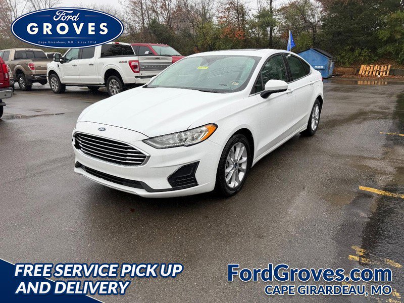 Used 2020 Ford Fusion SE image 1