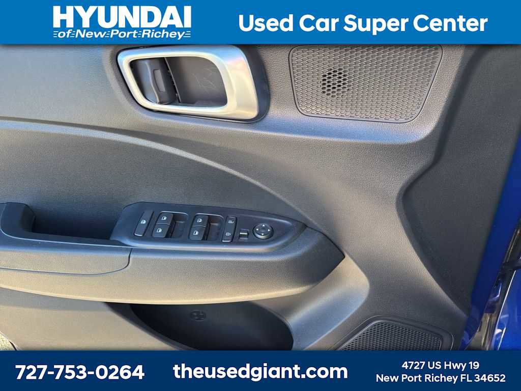 Certified 2023 Hyundai Venue SEL image 10