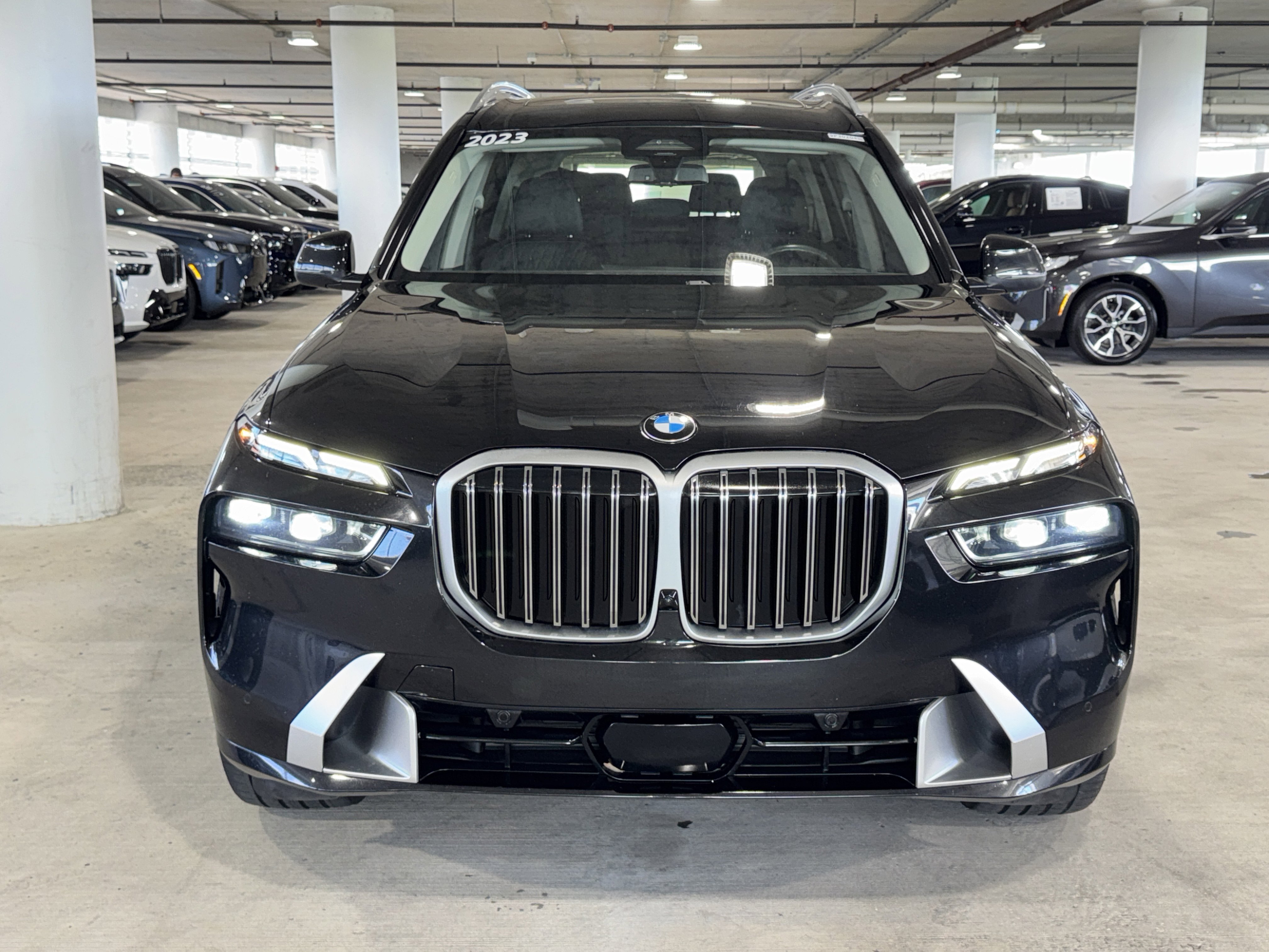 Used 2023 BMW X7 xDrive40i AWD/4WD image 3