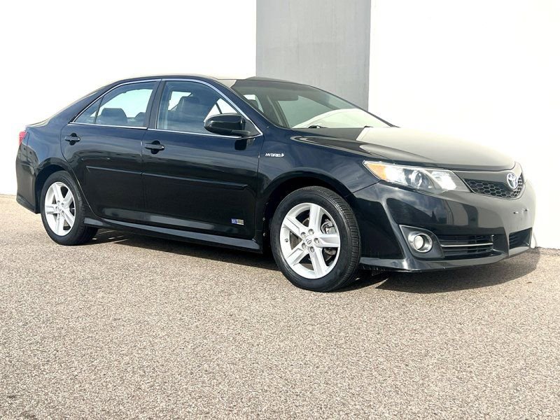 Used 2014 Toyota Camry SE w/ Moonroof Package image 16