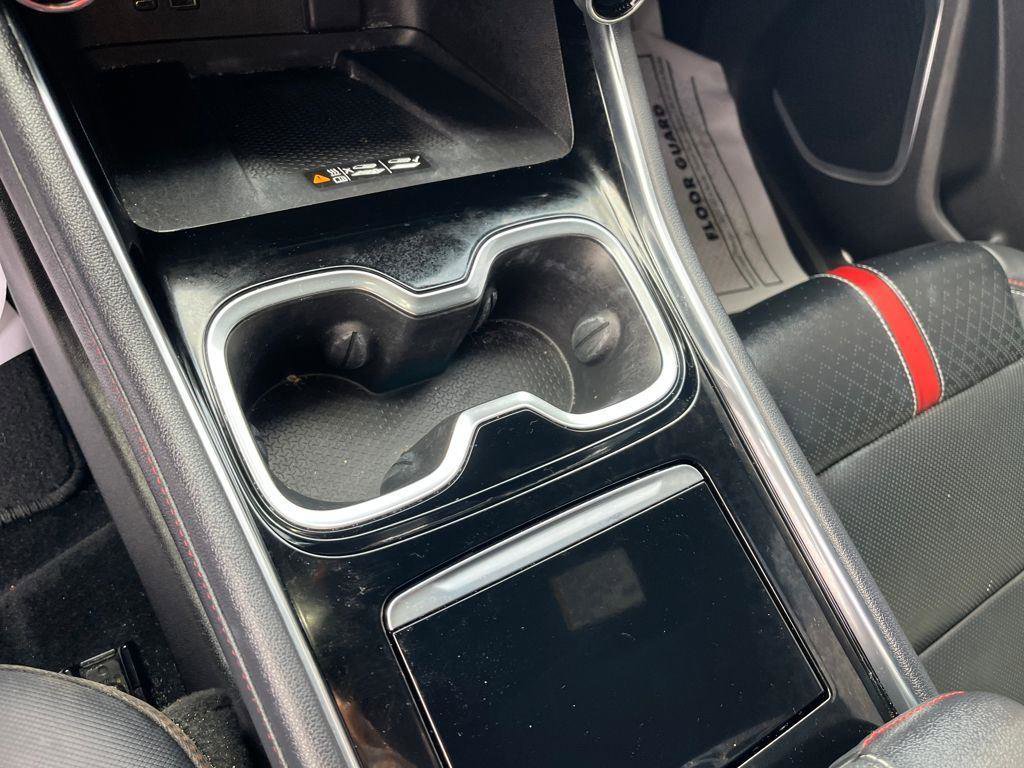 Used 2025 Chevrolet Traverse RS AWD/4WD image 16