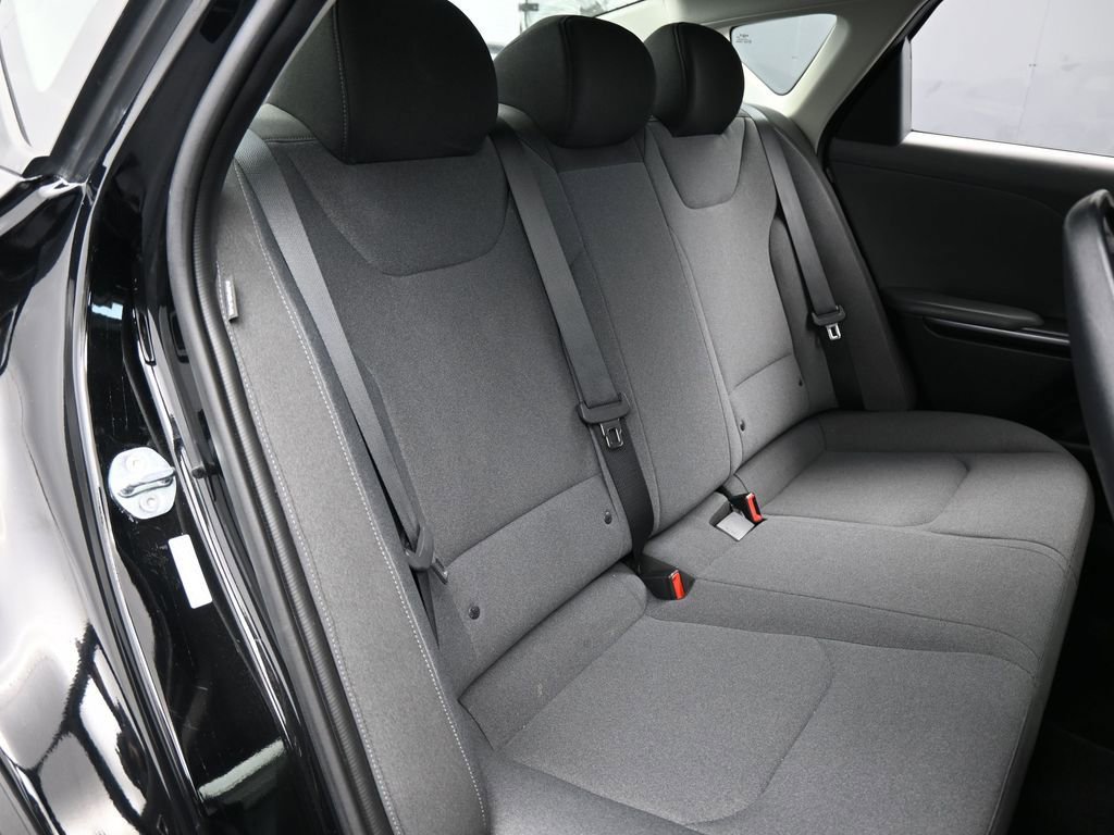 Used 2025 Kia K4 LX image 39