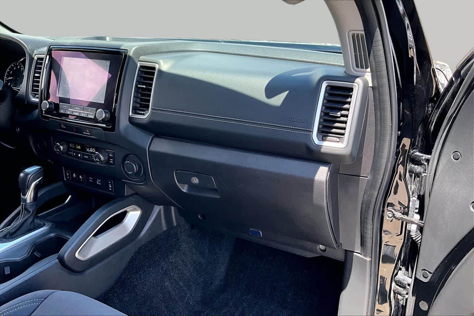Used 2023 Nissan Frontier SV w/ SV Convenience Package RWD image 17