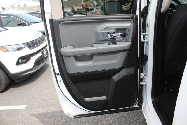 Used 2024 RAM 1500 Classic SLT AWD/4WD image 19