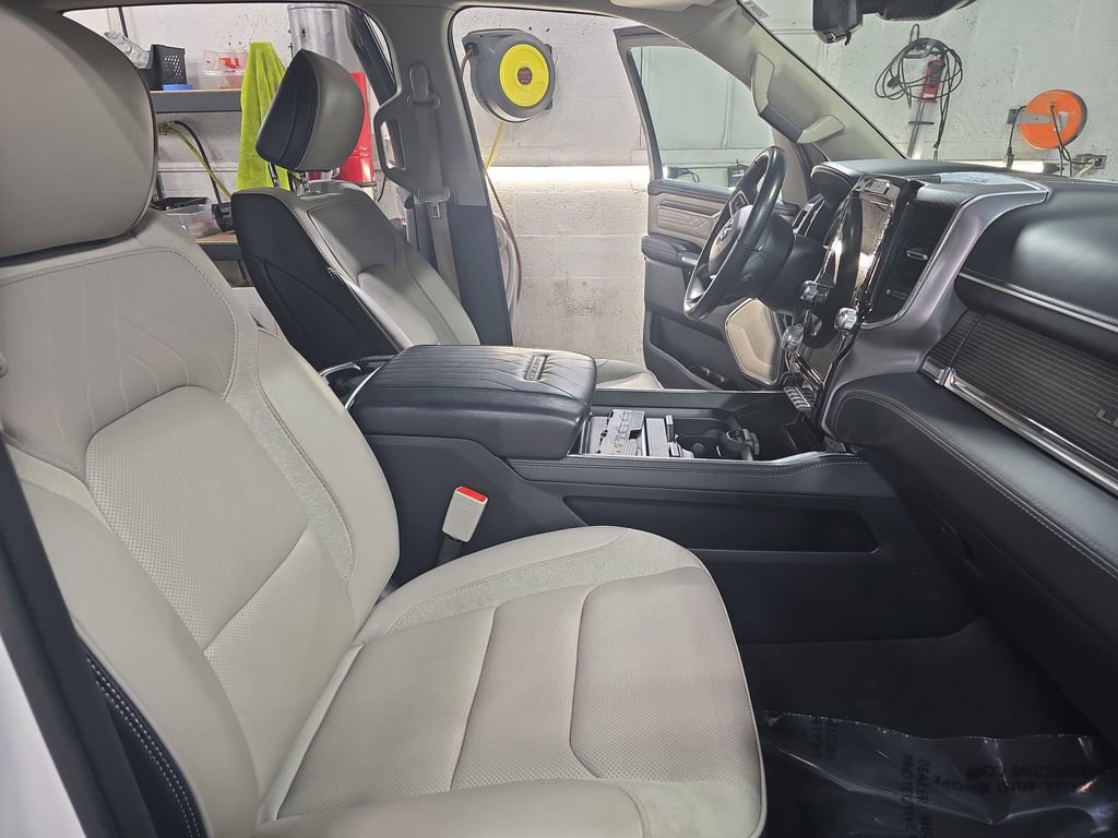 Used 2024 RAM 1500 Limited AWD/4WD image 10