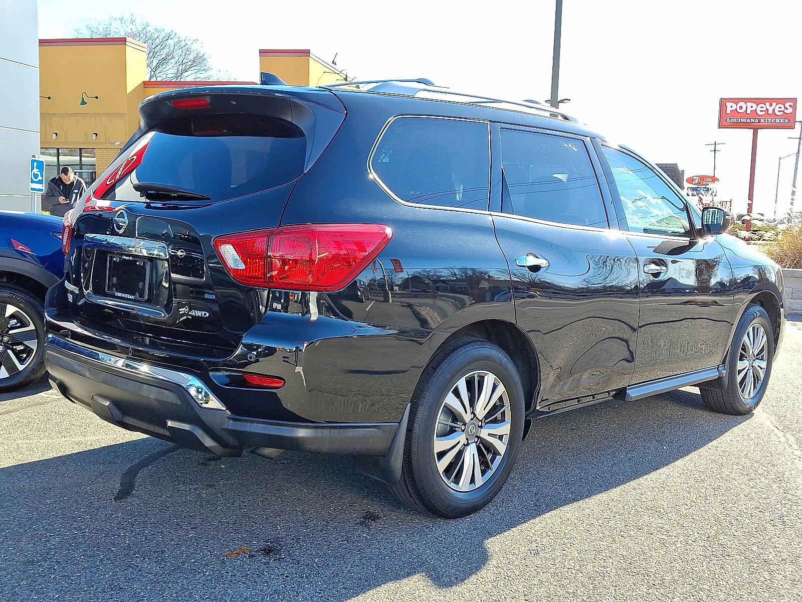 Used 2020 Nissan Pathfinder S image 6