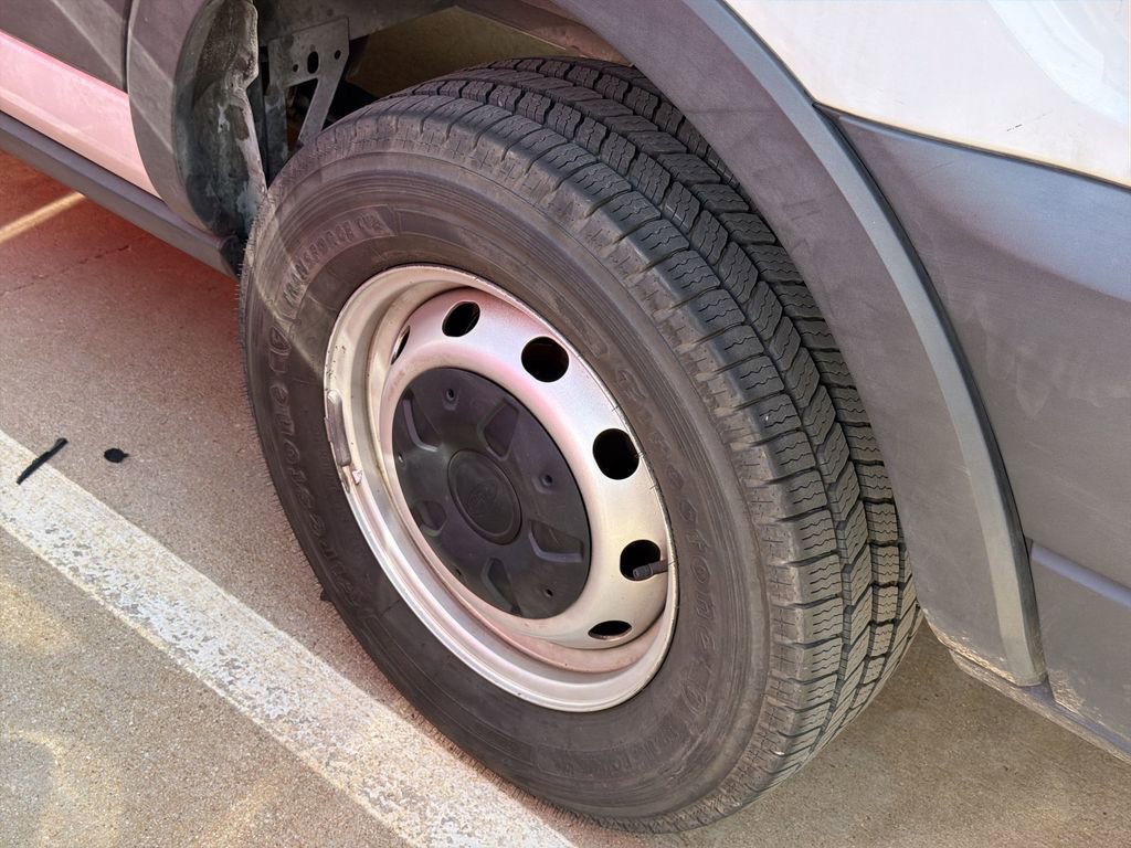 Used 2022 Ford Transit 250 Low Roof image 5