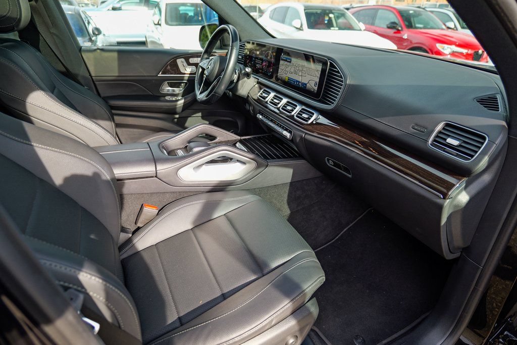 Used 2025 Mercedes-Benz GLS 450 4MATIC image 36