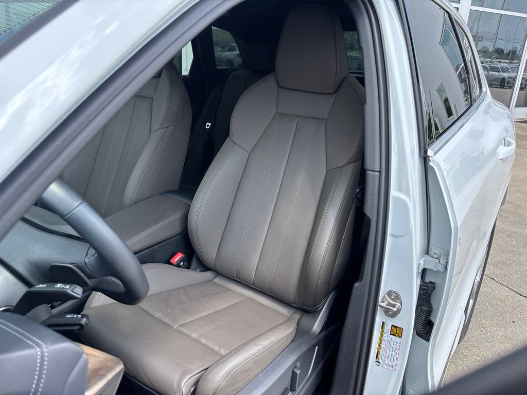 Used 2025 Audi Q5 Premium Plus w/ Premium Plus AWD/4WD image 17