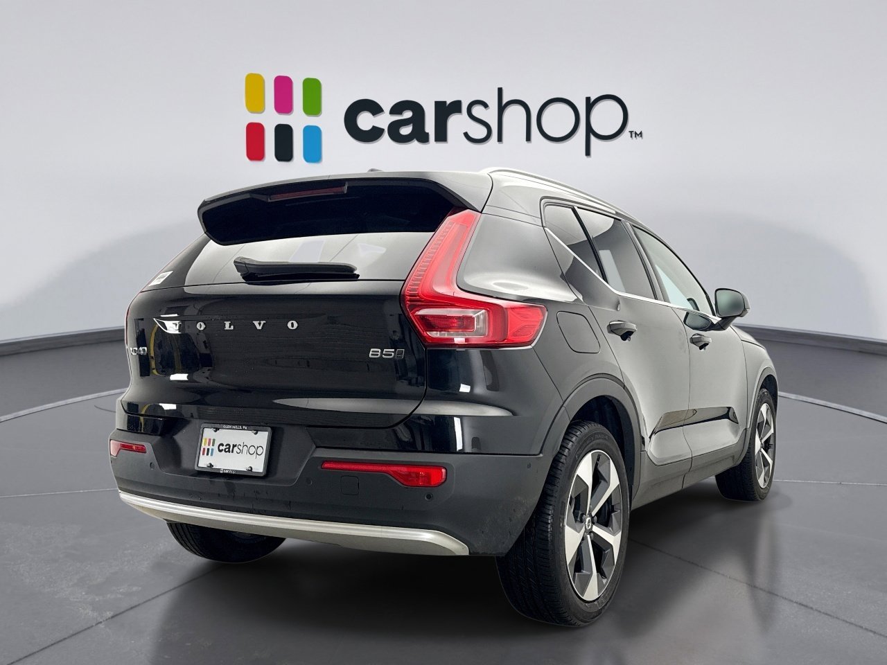 Used 2025 Volvo XC40 B5 Plus image 5