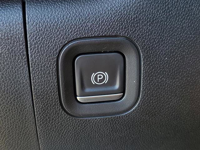 Certified 2022 Chevrolet Silverado 3500 High Country w/ Safety Package II image 60