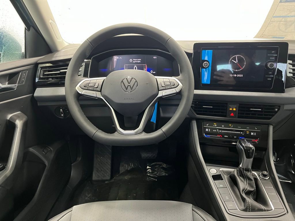 New 2026 Volkswagen Jetta SE FWD image 18