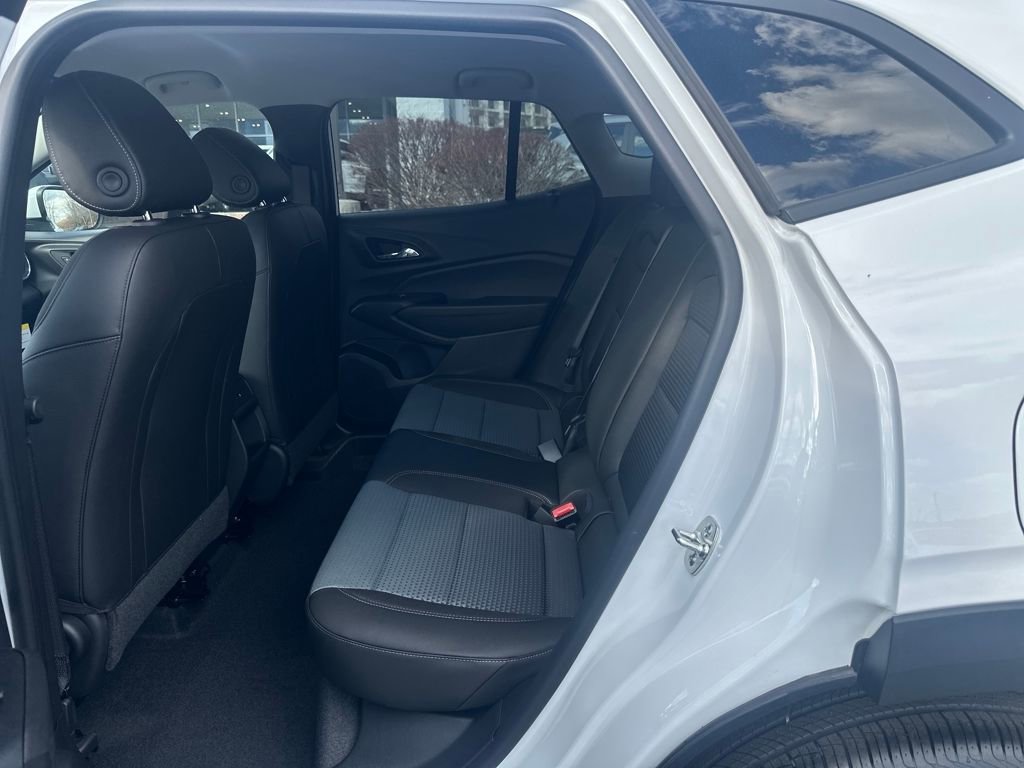 New 2025 Chevrolet Trax LT w/ LT Convenience Package image 38