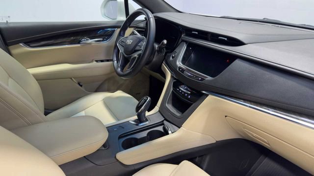 Used 2019 Cadillac XT5 FWD image 12