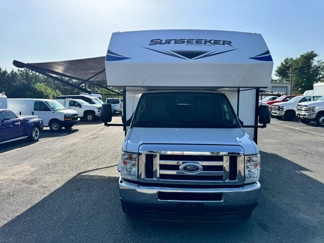 Used 2021 Ford E-450 and Econoline 450 Super Duty w/ Motorhome Prep Package RWD image 2