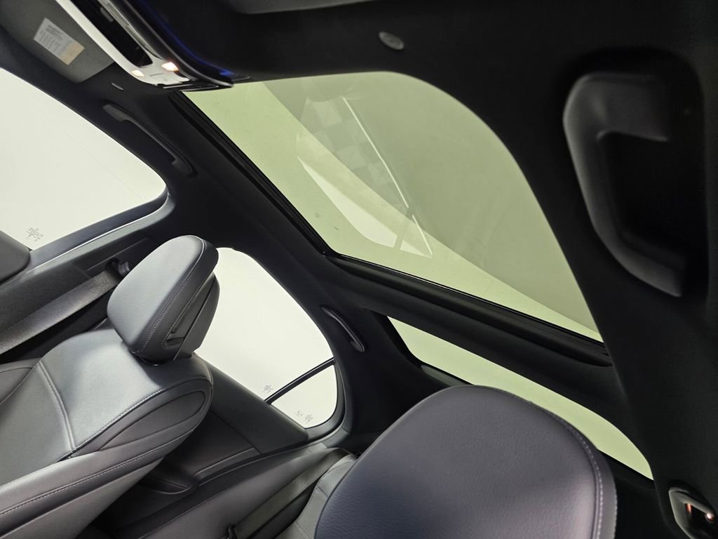 Certified 2025 Mercedes-Benz C 300 Sedan image 12