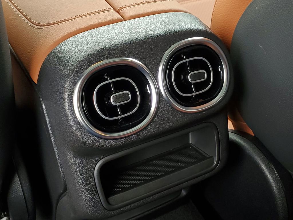 Used 2025 Mercedes-Benz GLC 350e image 30