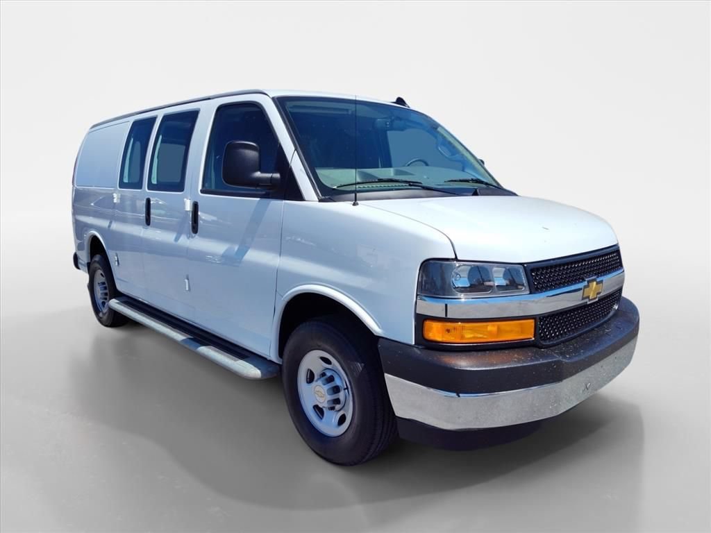 Used 2024 Chevrolet Express 2500 w/ Driver Convenience Package RWD image 7