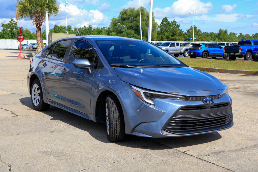 Used 2026 Toyota Corolla LE FWD image 23