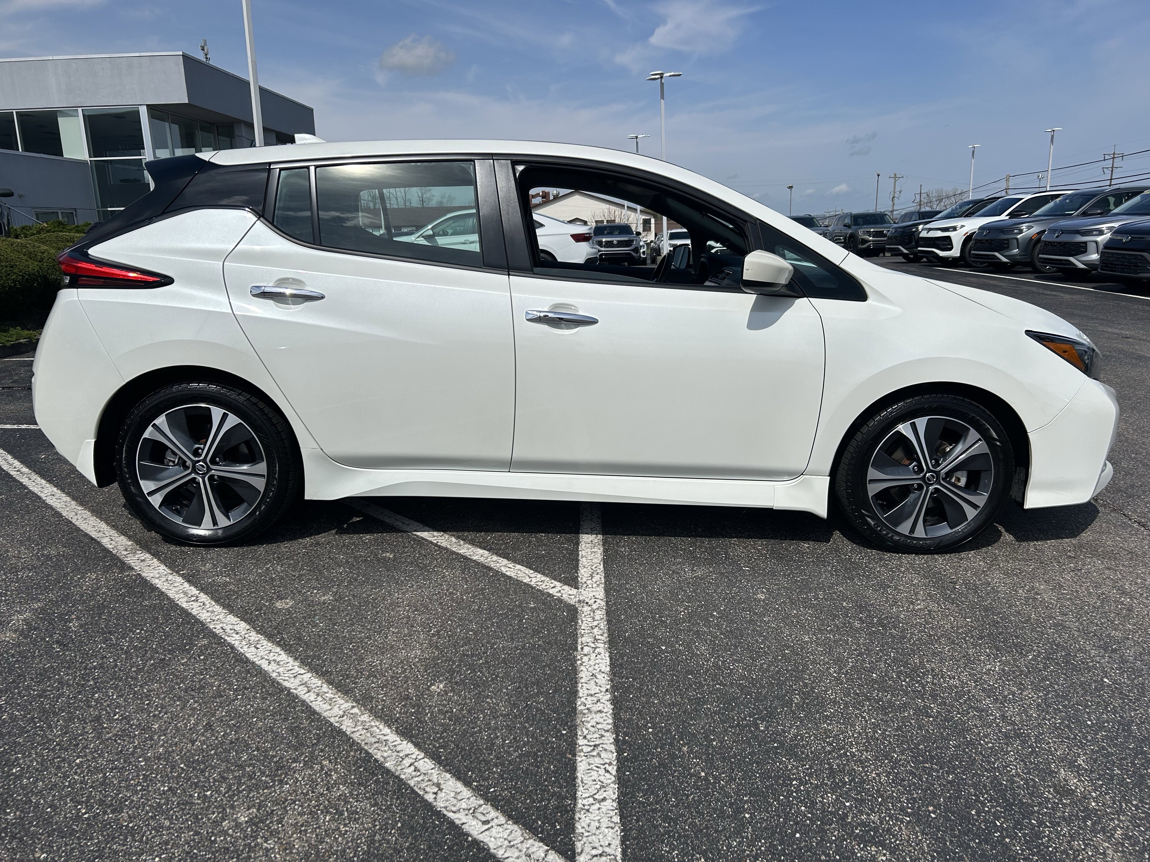 Used 2022 Nissan Leaf SV image 8