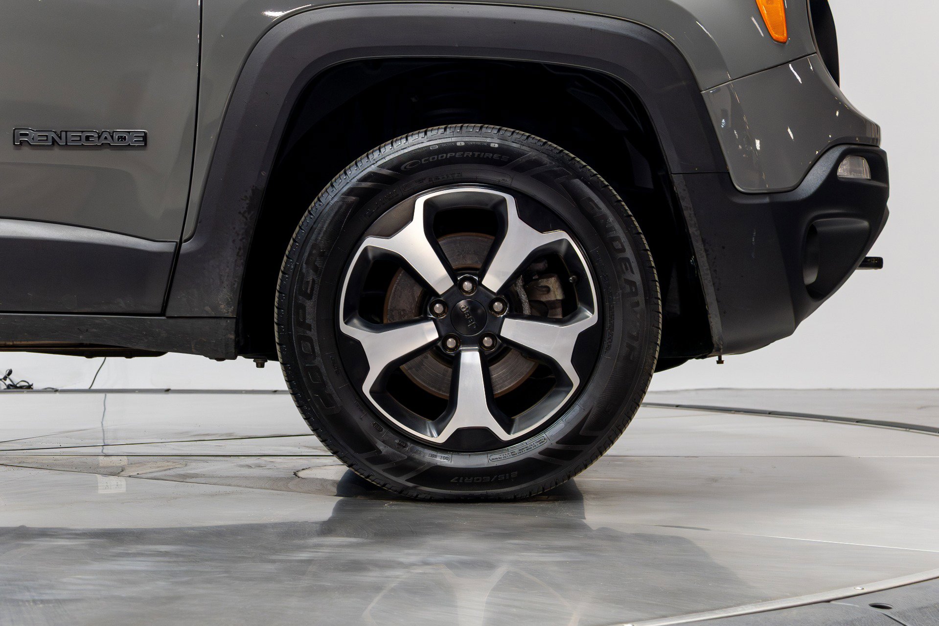 Used 2020 Jeep Renegade Sport image 21