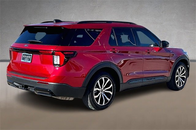 Used 2025 Ford Explorer ST-Line w/ Premium Package image 2