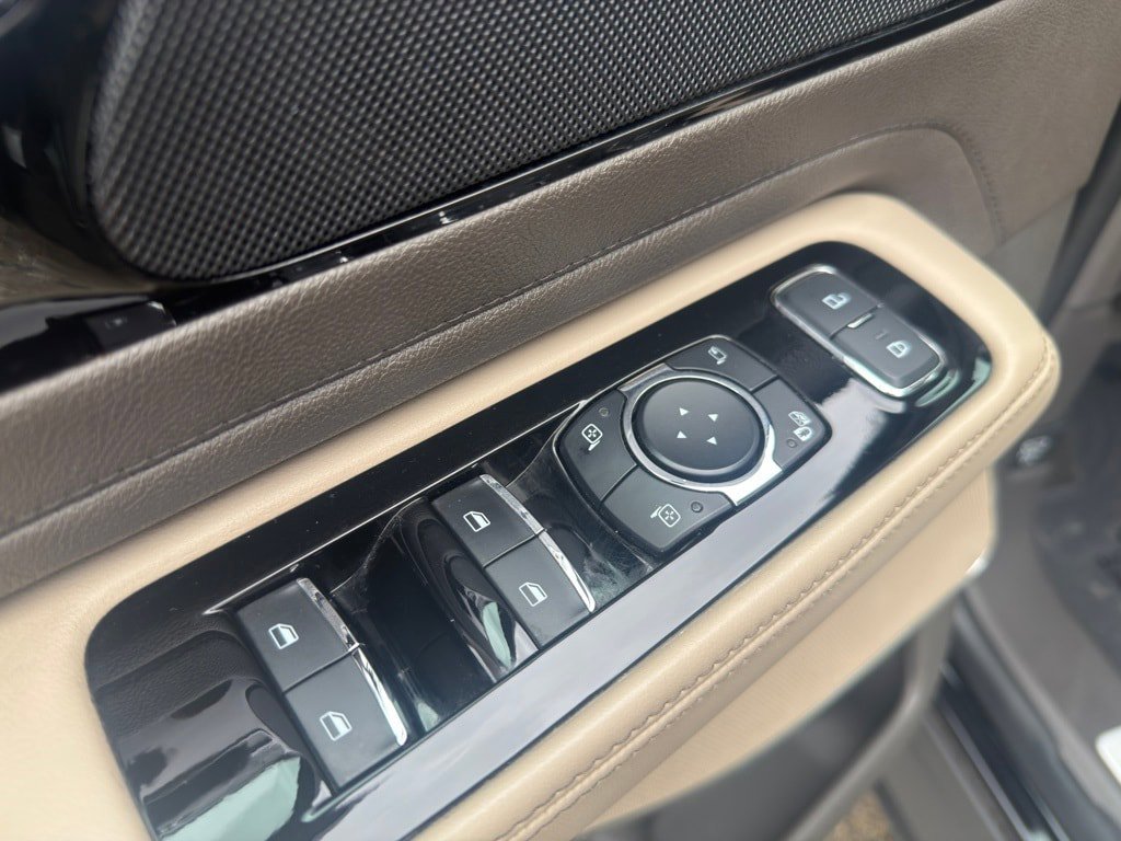 Used 2023 Lincoln Aviator AWD w/ Premium Package image 12