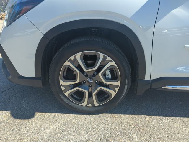 Used 2025 Subaru Ascent Touring AWD/4WD image 36