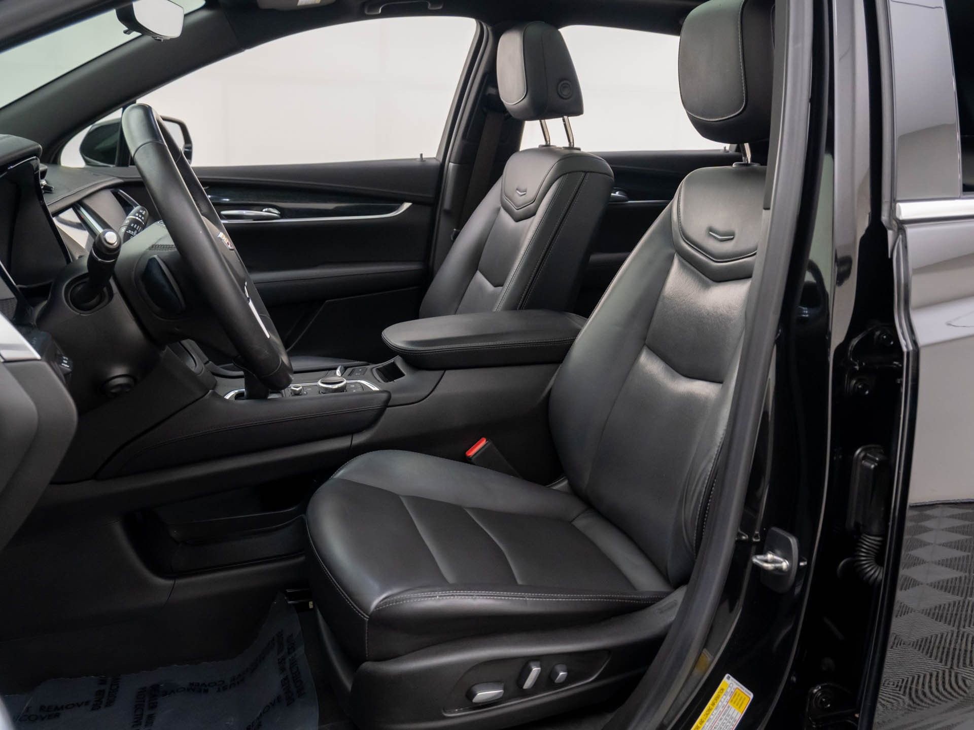 Certified 2022 Cadillac XT5 Premium Luxury w/ Technology Package image 11