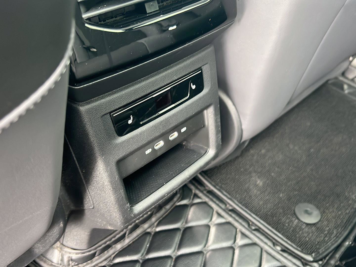 Used 2023 Volkswagen ID.4 Pro S Plus image 12