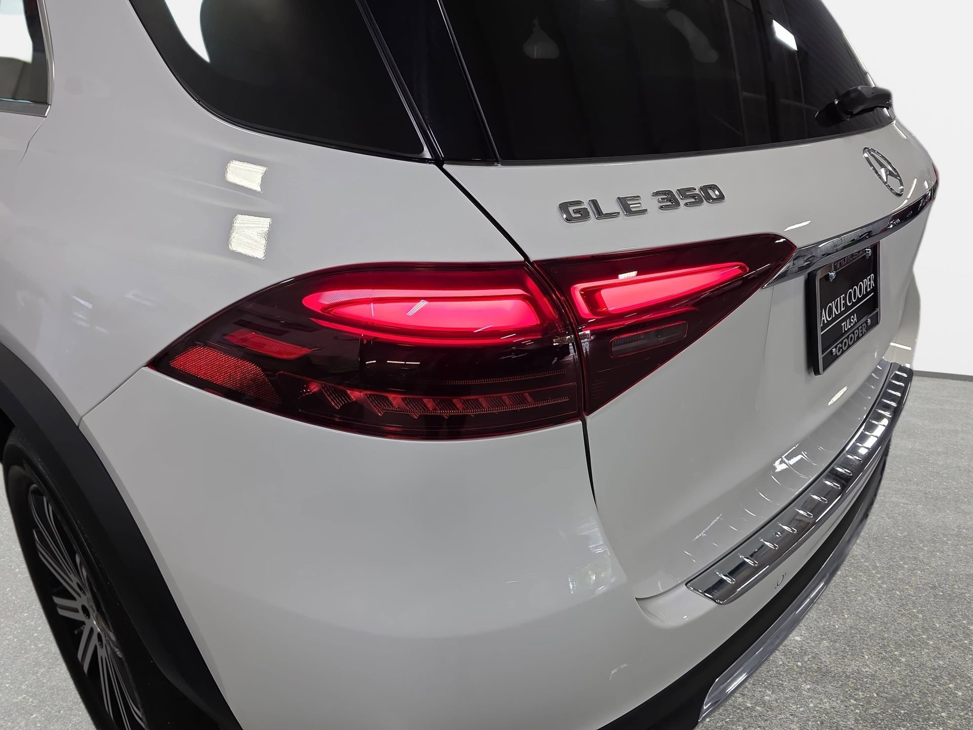 Certified 2025 Mercedes-Benz GLE 350 4MATIC image 33