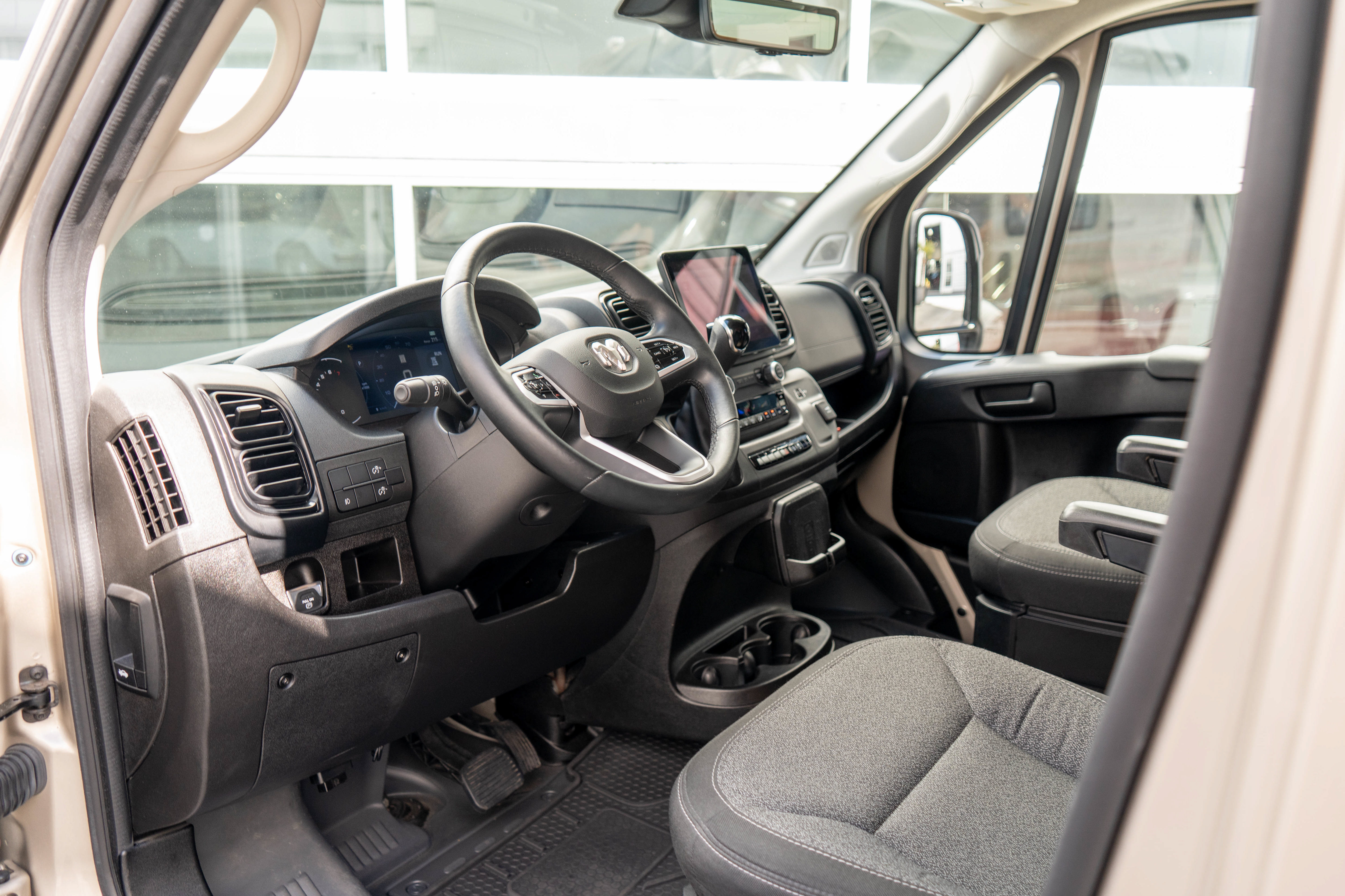 Used 2023 RAM ProMaster 3500 w/ Driver Convenience Group FWD image 8