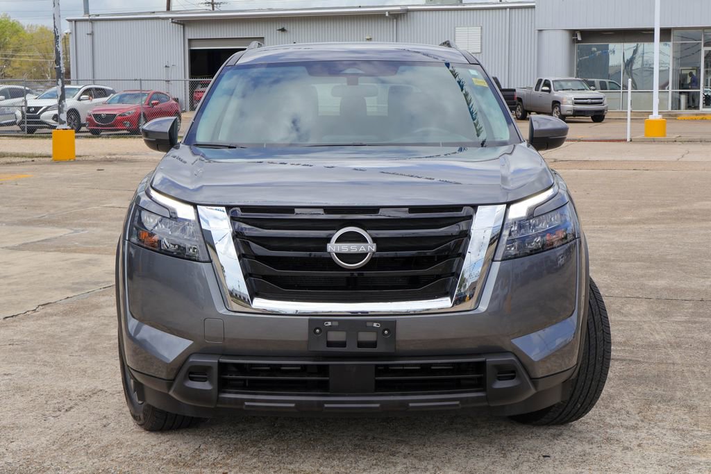 Used 2025 Nissan Pathfinder SV image 23