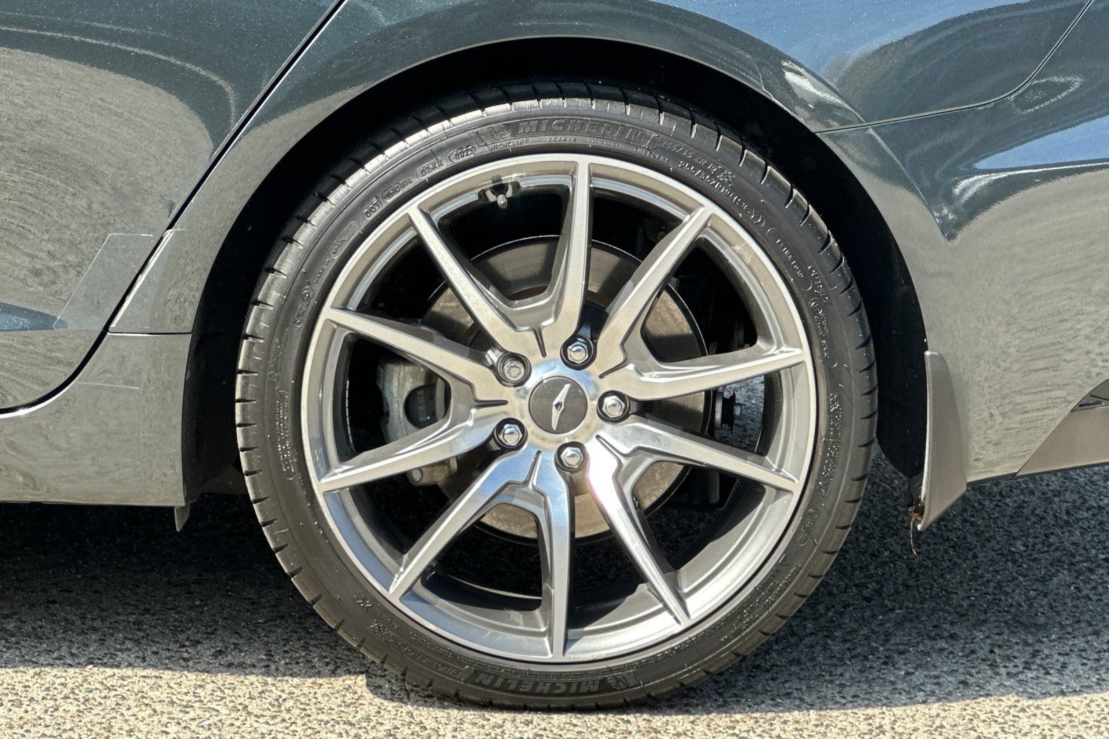 Used 2023 Genesis G70 2.0T RWD image 33