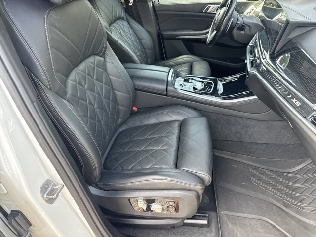 Used 2024 BMW X5 xDrive50e w/ Executive Package AWD/4WD image 15