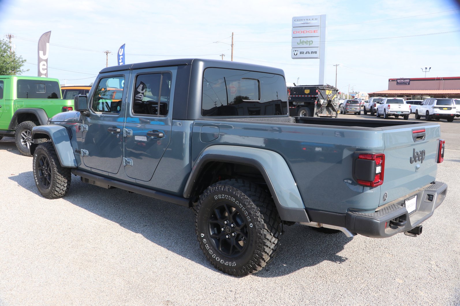New 2026 Jeep Gladiator Sport AWD/4WD image 5