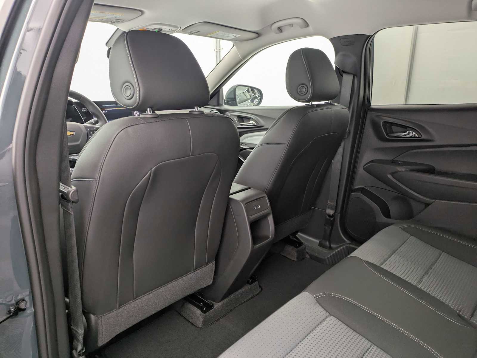 New 2026 Chevrolet Trax LT w/ Driver Confidence Package FWD image 19