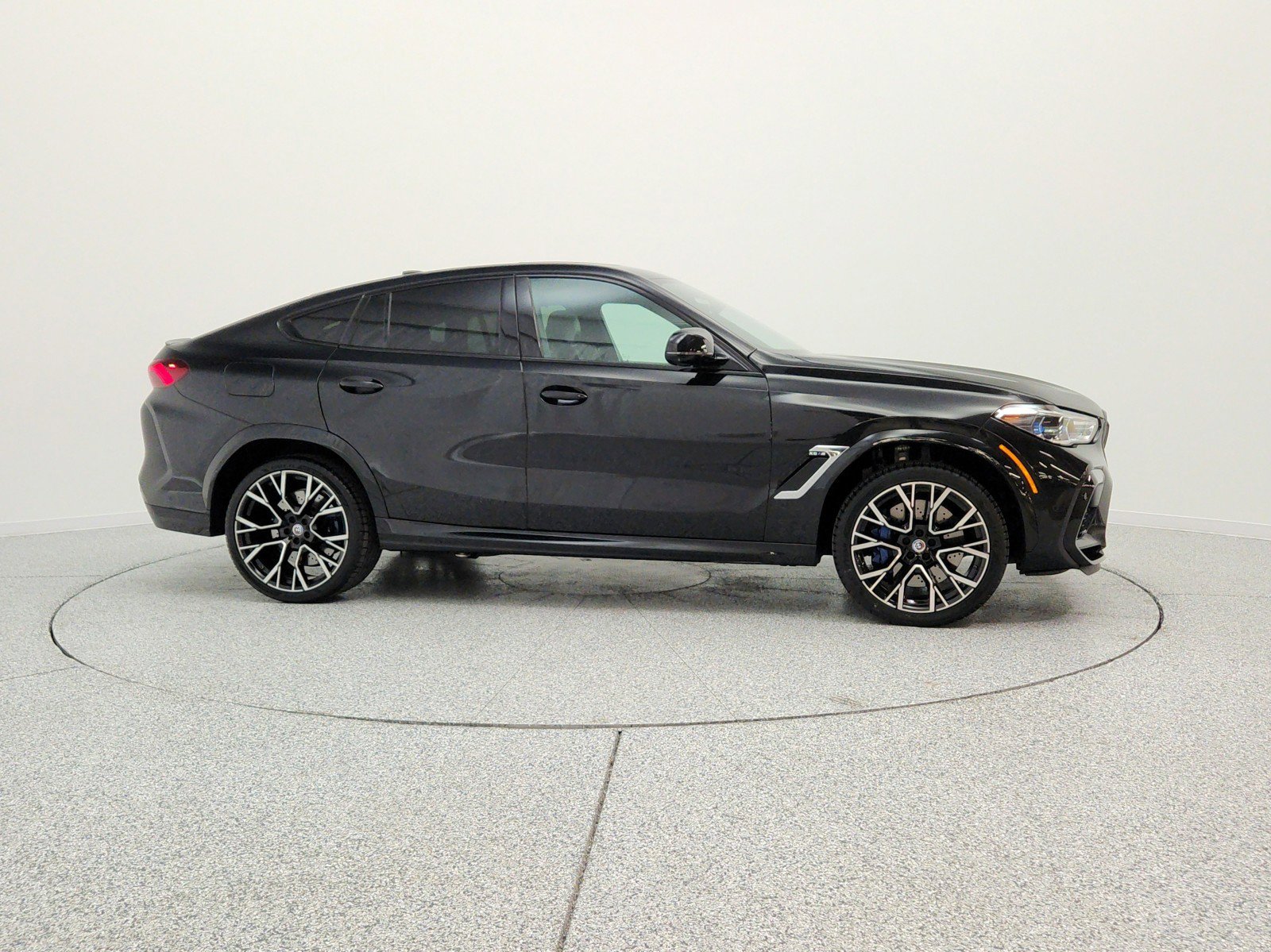 Used 2023 BMW X6 M w/ Executive Package AWD/4WD image 4