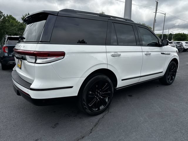 Certified 2024 Lincoln Navigator Reserve w/ Monochromatic Package AWD/4WD image 5