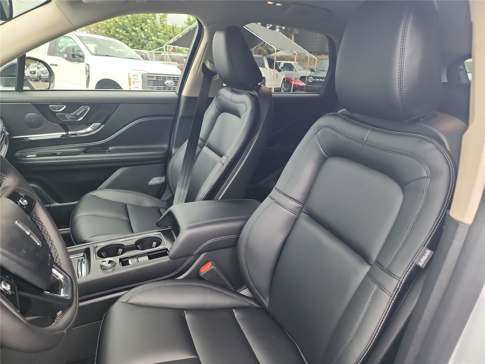 New 2026 Lincoln Corsair Premiere image 14