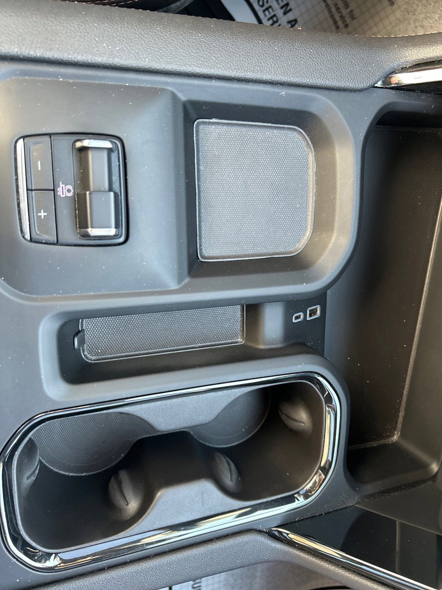 Used 2024 GMC Sierra 2500 AT4 w/ AT4 Premium Plus Package AWD/4WD image 11