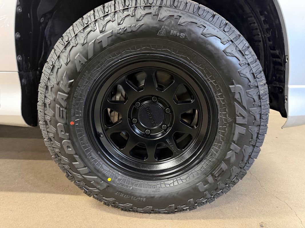 Used 2018 Lexus GX 460 Premium w/ Premium Package image 30